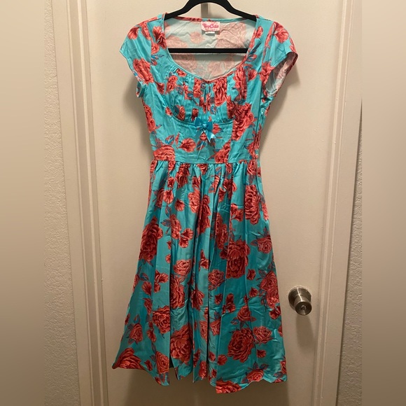 Pinup Couture dress blue with red flowers comes with bolero - Picture 2 of 7